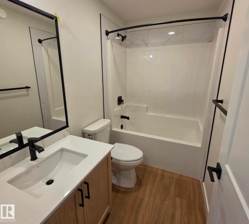 22 Sereno Lane, Fort Saskatchewan, AB - Indoor Photo Showing Bathroom