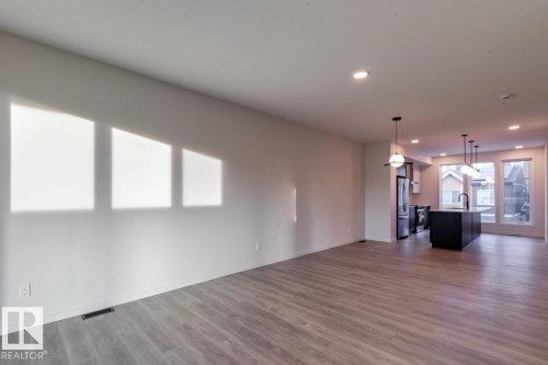 7513 Klapstein Link Link, Edmonton, AB - Indoor