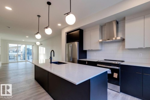 7513 Klapstein Link Link, Edmonton, AB - Indoor Photo Showing Kitchen With Upgraded Kitchen