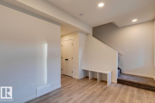 7513 Klapstein Link Link, Edmonton, AB - Indoor Photo Showing Other Room