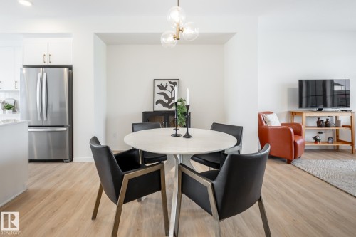 7529 Klapstein Link, Edmonton, AB - Indoor Photo Showing Dining Room