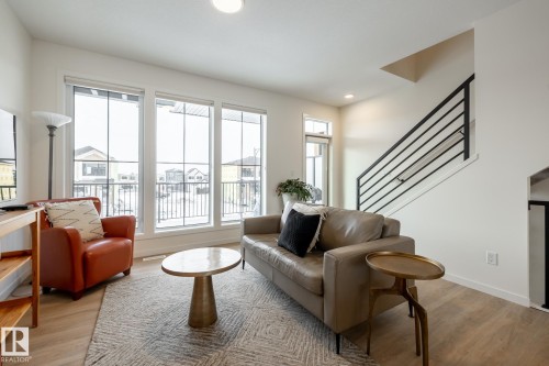 7529 Klapstein Link, Edmonton, AB - Indoor Photo Showing Living Room