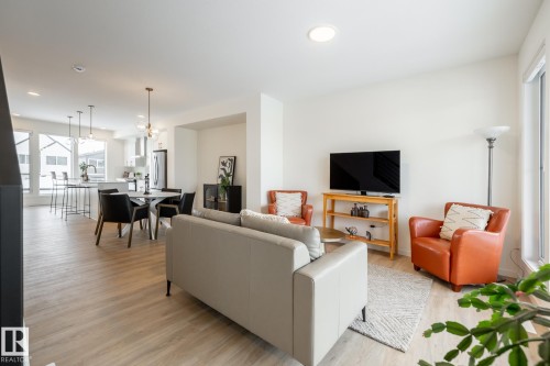 7529 Klapstein Link, Edmonton, AB - Indoor Photo Showing Living Room