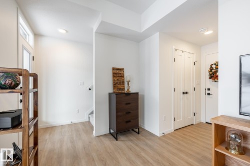 7529 Klapstein Link, Edmonton, AB - Indoor Photo Showing Other Room