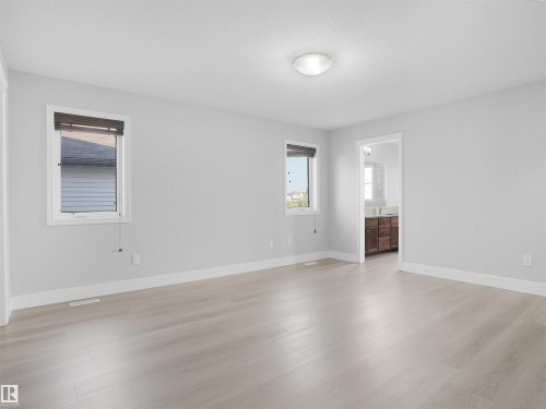 5903 12 Avenue, Edmonton, AB - Indoor Photo Showing Other Room