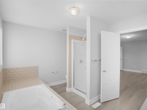 5903 12 Avenue, Edmonton, AB - Indoor