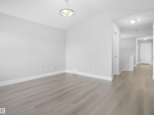 5903 12 Avenue, Edmonton, AB - Indoor Photo Showing Other Room