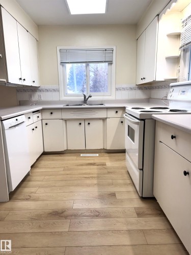 5015 47 Ave, Onoway, AB - Indoor Photo Showing Kitchen
