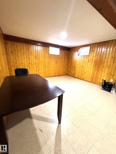 5015 47 Ave, Onoway, AB - Indoor