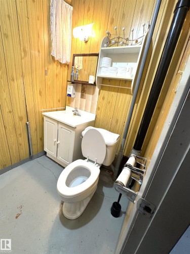 5015 47 Ave, Onoway, AB - Indoor