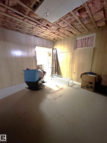 5015 47 Ave, Onoway, AB - Indoor