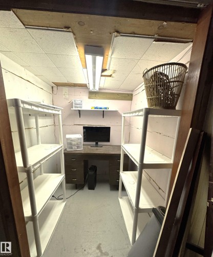 5015 47 Ave, Onoway, AB - Indoor