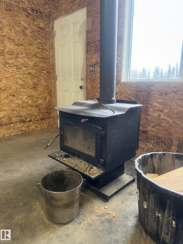 5015 47 Ave, Onoway, AB - Indoor With Fireplace