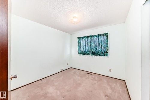 4813 52 Avenue, Stony Plain, AB - Indoor Photo Showing Other Room