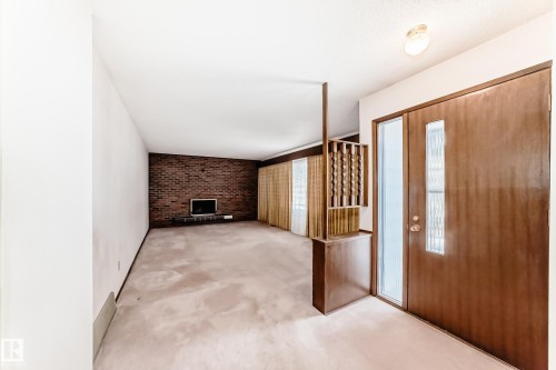 4813 52 Avenue, Stony Plain, AB - Indoor Photo Showing Other Room