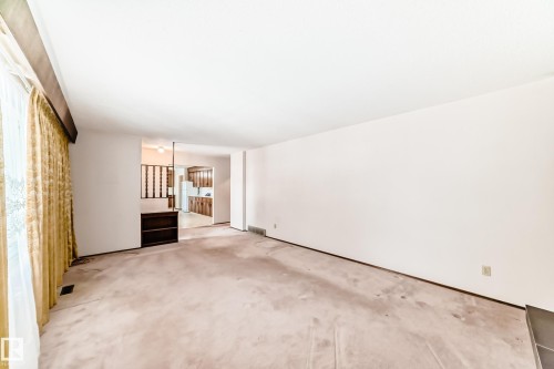 4813 52 Avenue, Stony Plain, AB - Indoor Photo Showing Other Room