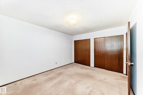 4813 52 Avenue, Stony Plain, AB - Indoor Photo Showing Other Room