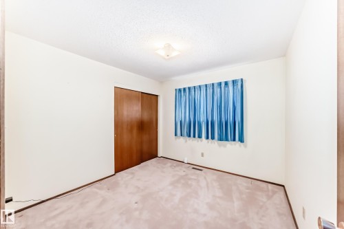 4813 52 Avenue, Stony Plain, AB - Indoor Photo Showing Other Room