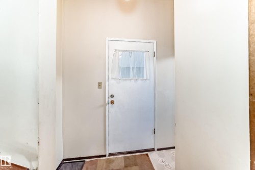 4813 52 Avenue, Stony Plain, AB - Indoor Photo Showing Other Room