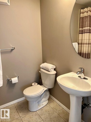 400 9940 Sherridon Drive, Fort Saskatchewan, AB - Indoor Photo Showing Bathroom