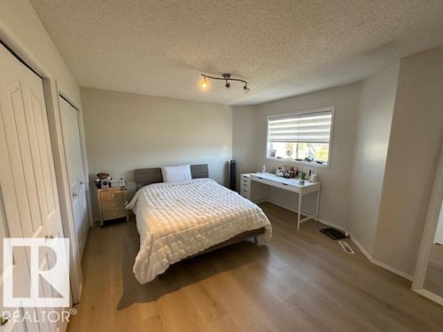 9806 179 Avenue, Edmonton, AB 