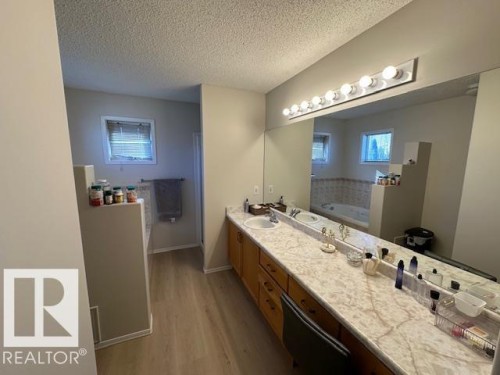 9806 179 Avenue, Edmonton, AB 