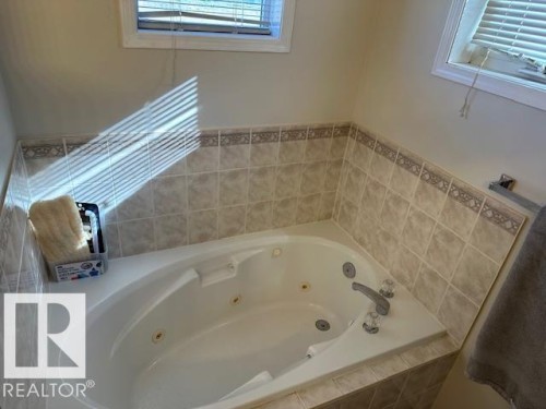 9806 179 Avenue, Edmonton, AB 