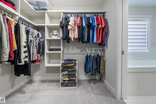 6621 Knox Place, Edmonton, AB - Indoor With Storage