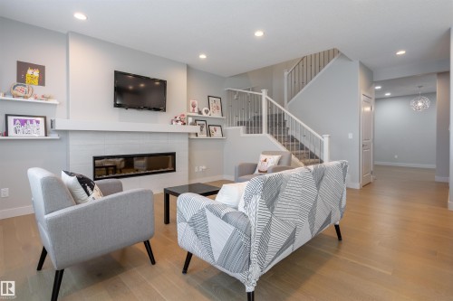 6621 Knox Place, Edmonton, AB - Indoor With Fireplace