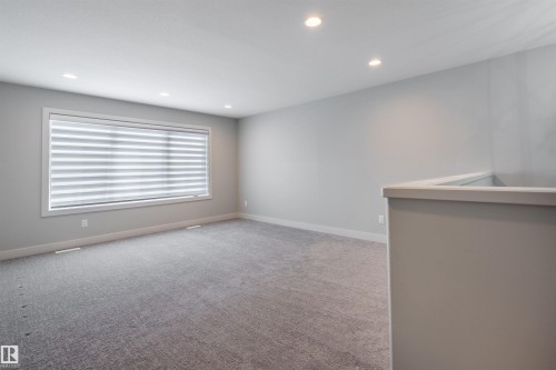 6621 Knox Place, Edmonton, AB - Indoor Photo Showing Other Room