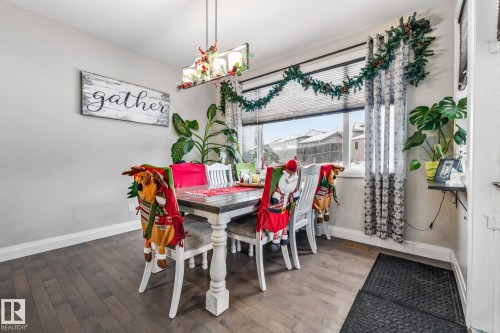 14 Spring Bay, Spruce Grove, AB - Indoor Photo Showing Dining Room