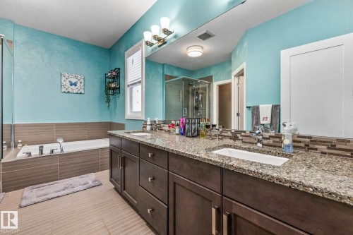 14 Spring Bay, Spruce Grove, AB - Indoor Photo Showing Bathroom