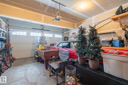 14 Spring Bay, Spruce Grove, AB - Indoor Photo Showing Garage