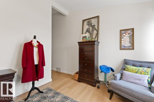 31 Grandview Ridge, St. Albert, AB - Indoor Photo Showing Bedroom