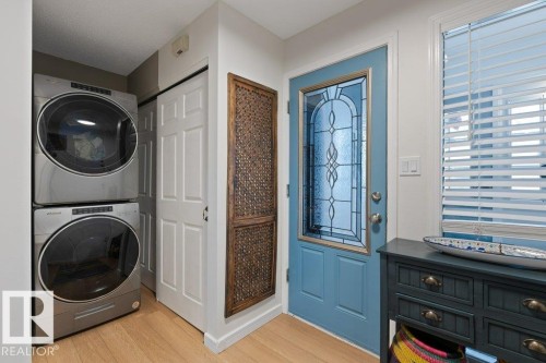 31 Grandview Ridge, St. Albert, AB - Indoor Photo Showing Laundry Room