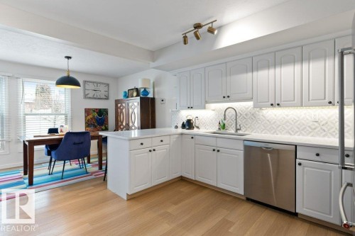 31 Grandview Ridge, St. Albert, AB - Indoor Photo Showing Kitchen