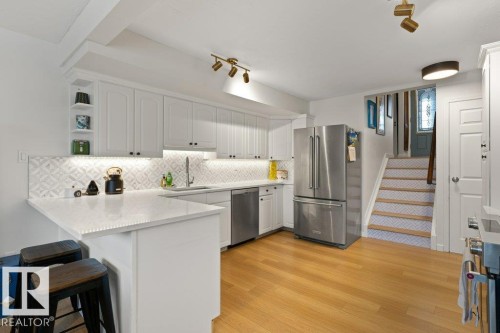 31 Grandview Ridge, St. Albert, AB - Indoor Photo Showing Kitchen With Upgraded Kitchen