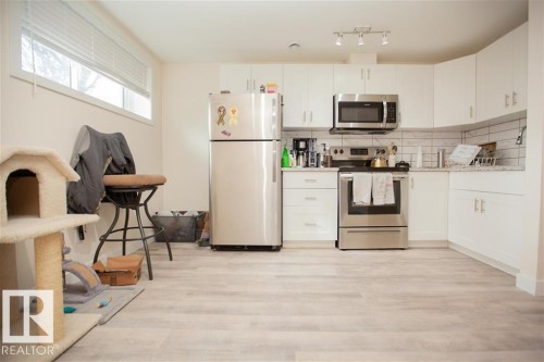 Bsmt 11403 83 Street, Edmonton, AB - Indoor Photo Showing Kitchen