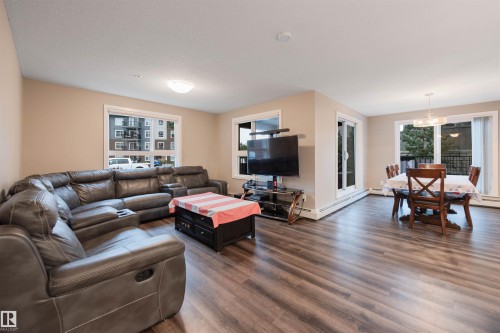121 5504 Schonsee Drive, Edmonton, AB - Indoor Photo Showing Living Room