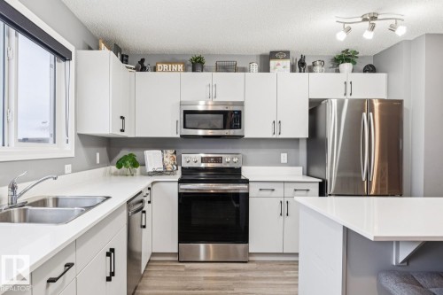 2095 Graydon Hill Crescent, Edmonton, AB - Indoor Photo Showing Kitchen With Double Sink