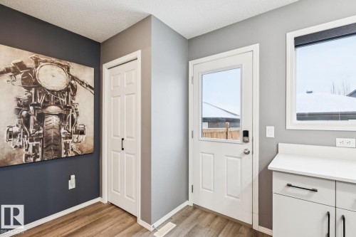2095 Graydon Hill Crescent, Edmonton, AB - Indoor Photo Showing Other Room