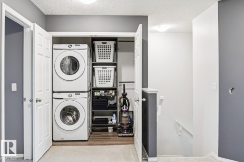 2095 Graydon Hill Crescent, Edmonton, AB - Indoor Photo Showing Laundry Room