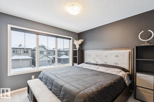 2095 Graydon Hill Crescent, Edmonton, AB - Indoor Photo Showing Bedroom