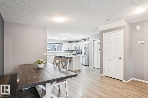 2095 Graydon Hill Crescent, Edmonton, AB - Indoor Photo Showing Dining Room