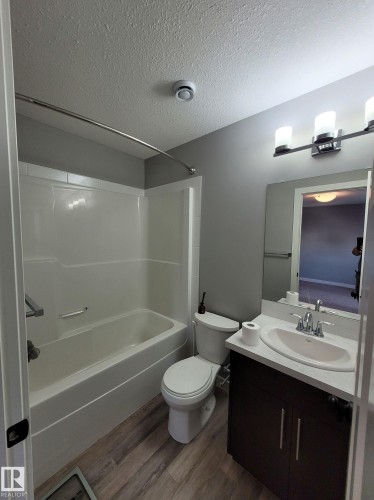 157 Radcliffe Wynd, Fort Saskatchewan, AB - Indoor Photo Showing Bathroom