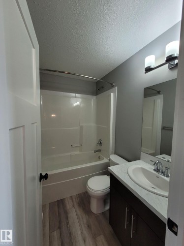 157 Radcliffe Wynd, Fort Saskatchewan, AB - Indoor Photo Showing Bathroom