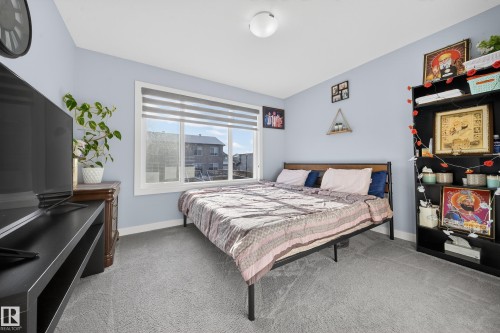 2084 Graydon Hill Crescent, Edmonton, AB - Indoor Photo Showing Bedroom