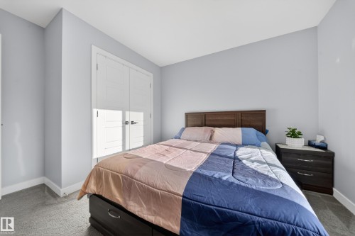 2084 Graydon Hill Crescent, Edmonton, AB - Indoor Photo Showing Bedroom