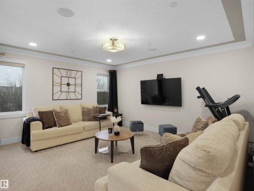6419 175 Avenue, Edmonton, AB - Indoor Photo Showing Living Room