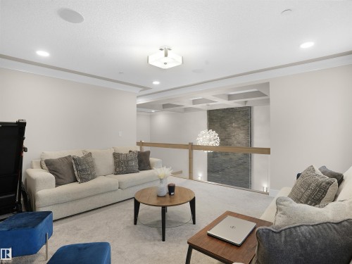 6419 175 Avenue, Edmonton, AB - Indoor Photo Showing Living Room